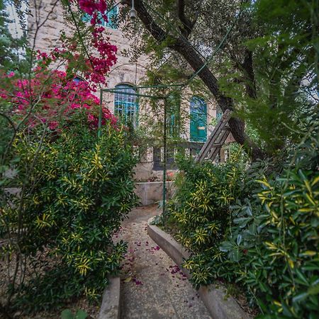 Central House With Beautiful Garden Amman Bagian luar foto